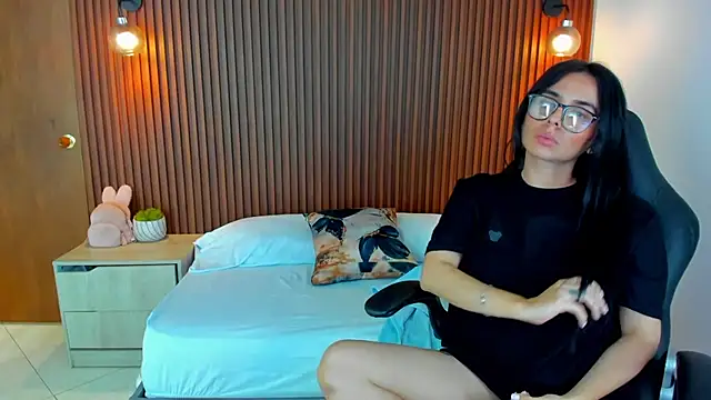 zakia23  online show from 03/11/25, 04:18