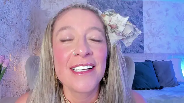 Liannaa  online show from 11/26/25, 05:58