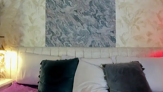 Arianaa collins online show from 01/13/26, 11:48