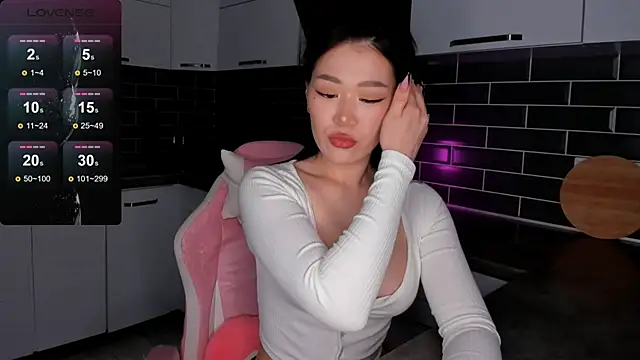 ShaiyaMinn3 online show from 04/28/26, 05:29