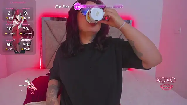 Snapshot of Curvybaddie99 chatting on 03/07/25, 09:18 Curvybaddie99 online show from 03/07/25, 09:18