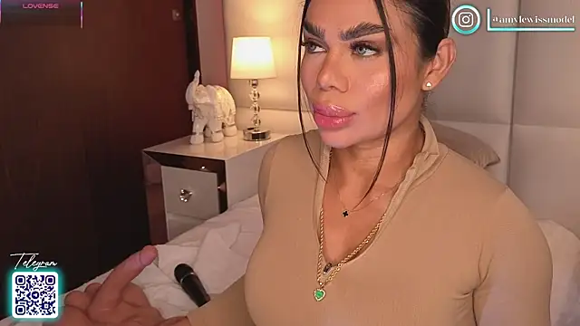 Snapshot of Amylewisq chatting on 09/13/25, 10:53 Amylewisq online show from 09/13/25, 10:53