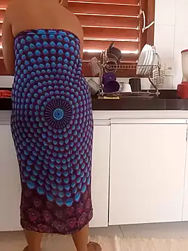 Snapshot of ebonye_ chatting on 09/23/25, 01:47 ebonye online show from 09/23/25, 01:47