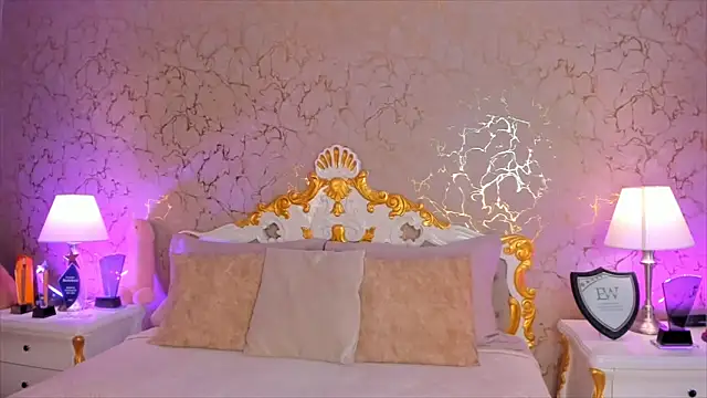 ScarlettWallace online show from 09/16/25, 09:16