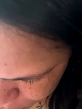 Snapshot of mel88Da chatting on 10/29/25, 01:24 mel88Da online show from 10/29/25, 01:24