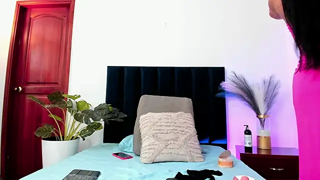 Snapshot of SeleneLujan chatting on 03/15/25, 03:16 SeleneLujan online show from 03/15/25, 03:16