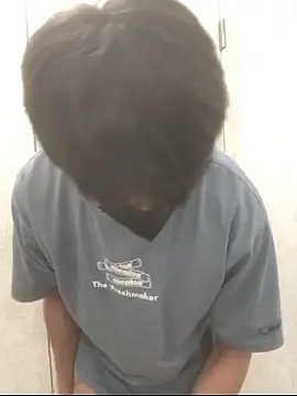 Snapshot of pandesal_aki chatting on 10/24/25, 01:18 pandesal aki online show from 10/24/25, 01:18