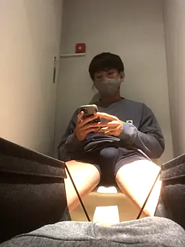 Snapshot of pandesal_aki chatting on 10/29/25, 11:01 pandesal aki online show from 10/29/25, 11:01