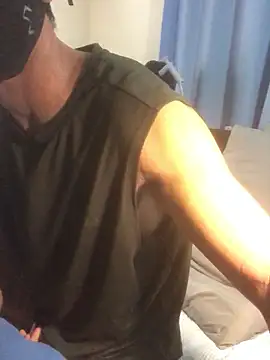 Snapshot of pandesal_aki chatting on 12/14/25, 02:11 pandesal aki online show from 12/14/25, 02:11