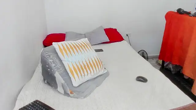 Snapshot of damian_c12 chatting on 03/06/25, 11:31 damian c12 online show from 03/06/25, 11:31