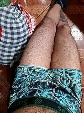 Snapshot of Poptrezegostoso chatting on 10/21/25, 11:27 Poptrezegostoso online show from 10/21/25, 11:27