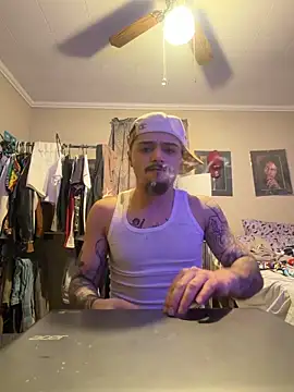 Snapshot of papiVilla23 chatting on 02/06/26, 03:44 papiVilla23 online show from 02/06/26, 03:44