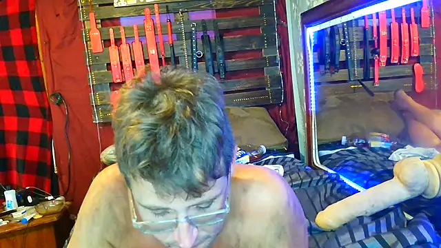 Snapshot of dylanroberts1995 chatting on 10/24/25, 10:50 dylanroberts1995 online show from 10/24/25, 10:50