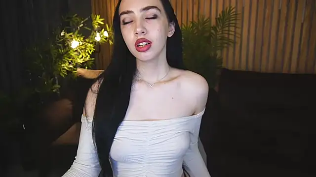 WildKittenX  online show from 10/28/25, 06:50