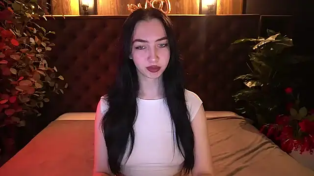WildKittenX  online show from 04/27/26, 06:00
