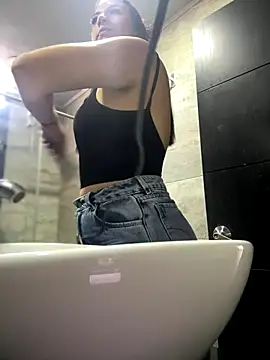 Snapshot of Mila_LS chatting on 09/13/25, 01:11 Mila LS online show from 09/13/25, 01:11