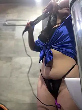 Snapshot of Mila_LS chatting on 09/23/25, 01:03 Mila LS online show from 09/23/25, 01:03