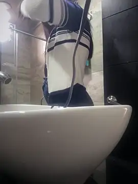 Snapshot of Mila_LS chatting on 10/25/25, 01:18 Mila LS online show from 10/25/25, 01:18