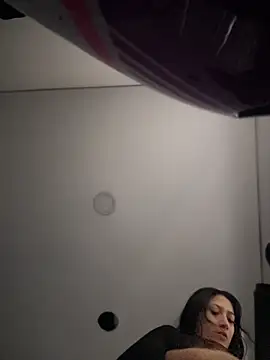 Snapshot of Mila_LS chatting on 12/04/25, 12:58 Mila LS online show from 12/04/25, 12:58