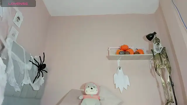 mary cute9 online show from 10/31/25, 12:39