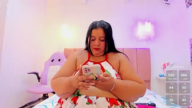 LunaaSweett online show from 12/05/25, 08:38