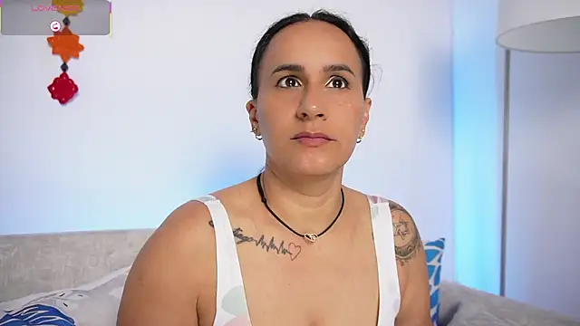 Snapshot of Sara_Charmy chatting on 03/06/26, 12:01 Sara Charmy online show from 03/06/26, 12:01