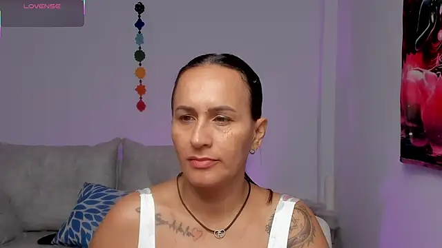 Snapshot of Sara_Charmy chatting on 05/01/26, 10:09 Sara Charmy online show from 05/01/26, 10:09