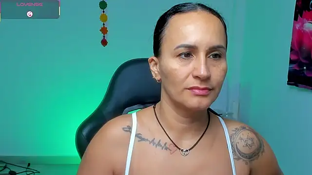 Snapshot of Sara_Charmy chatting on 05/13/26, 11:07 Sara Charmy online show from 05/13/26, 11:07