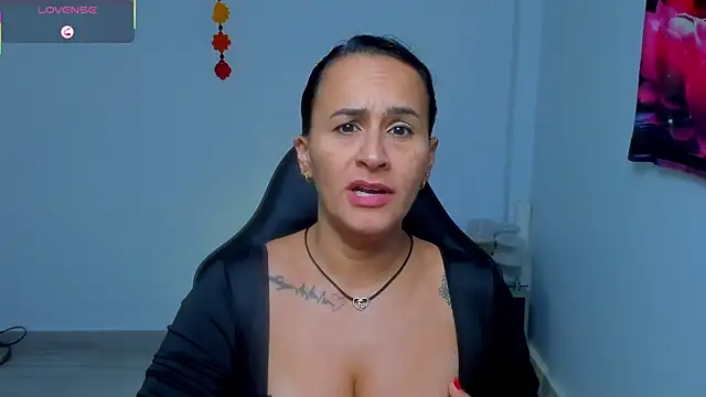 Snapshot of Sara_Charmy chatting on 05/16/26, 11:20 Sara Charmy online show from 05/16/26, 11:20