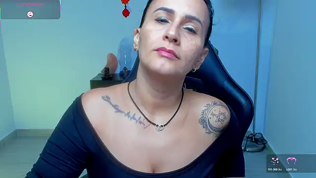 Snapshot of Sara_Charmy chatting on 05/20/26, 11:05 Sara Charmy online show from 05/20/26, 11:05
