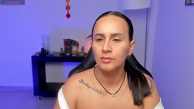 Snapshot of Sara_Charmy chatting on 06/15/26, 12:18 Sara Charmy online show from 06/15/26, 12:18