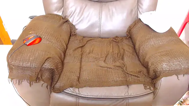 ChocolateClit online show from 11/30/25, 03:38