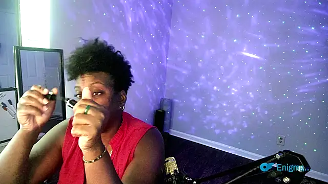 Snapshot of lovelyenigma365 chatting on 02/18/26, 06:48 lovelyenigma365 online show from 02/18/26, 06:48