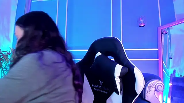 TaraTaylorr online show from 11/28/25, 02:14