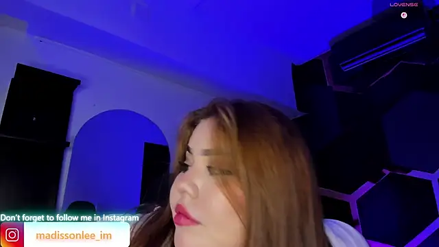 MadissonLee   online show from 06/26/26, 03:44