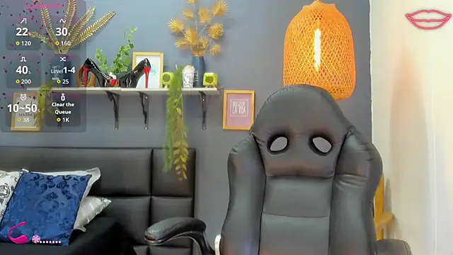 Snapshot of yessila_parker chatting on 07/16/26, 08:53 yessila parker online show from 07/16/26, 08:53