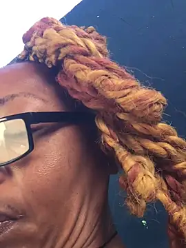 Ladyzee25 online show from 07/04/26, 11:38
