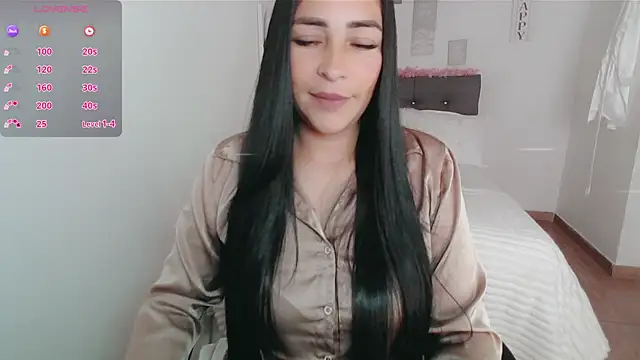 Snapshot of luna_lgomez_ chatting on 10/01/25, 01:39 luna lgomez  online show from 10/01/25, 01:39