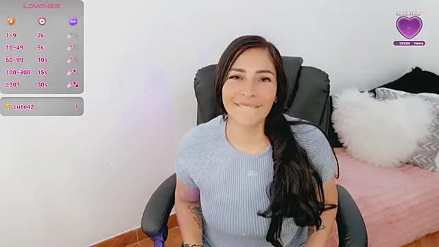Snapshot of luna_lgomez_ chatting on 04/01/26, 01:41 luna lgomez online show from 04/01/26, 01:41