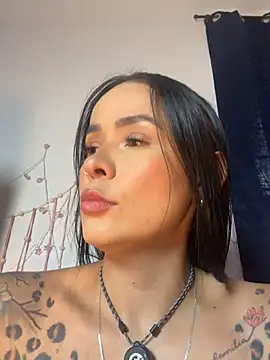 HotAlana  online show from 04/28/26, 04:12