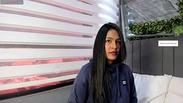 Fernanda liie  online show from 09/23/25, 12:41