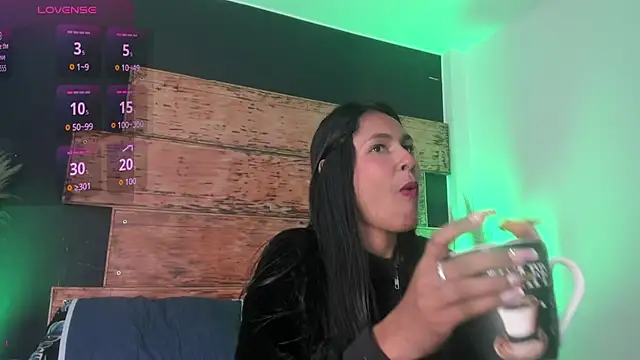 Fernanda liie  online show from 06/24/26, 12:37