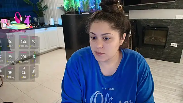 Layla- online show from 10/24/25, 01:40