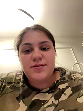 Layla- online show from 10/31/25, 02:34