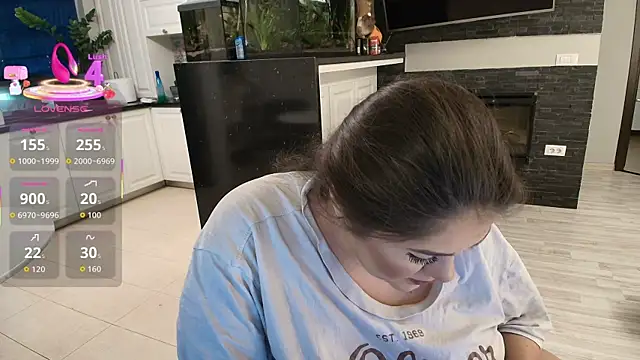 Layla- online show from 11/06/25, 11:33