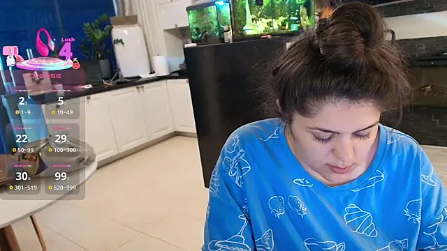 Layla- online show from 04/30/26, 11:49