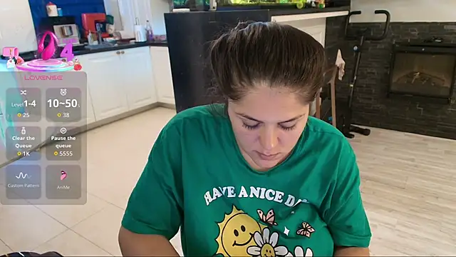 Snapshot of Layla- chatting on 07/28/26, 01:21 Layla- online show from 07/28/26, 01:21