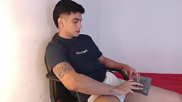 adam levis17 online show from 10/29/25, 04:59