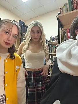 Snapshot of melicious_ chatting on 01/14/26, 06:19 melicious online show from 01/14/26, 06:19