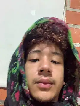 Snapshot of chillcol chatting on 03/23/25, 03:10 chillcol online show from 03/23/25, 03:10